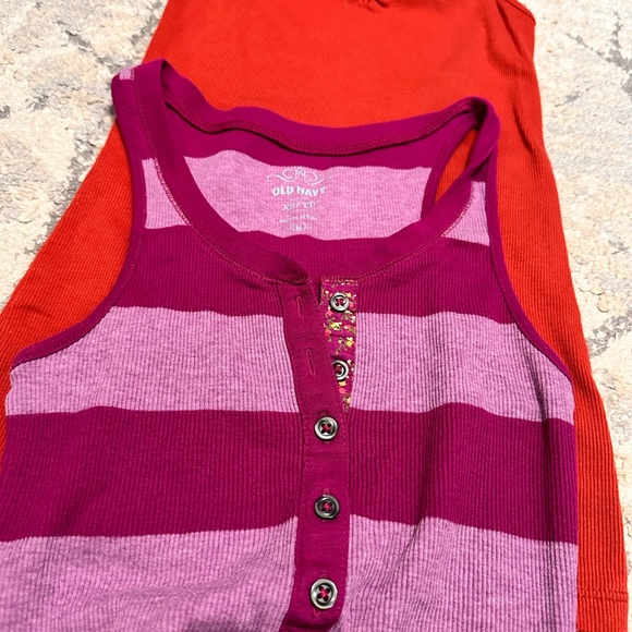 Tank top bundle 💗✨ - Picture 2 of 3